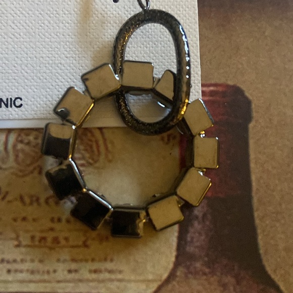 Dangle earrings dark silver/graphite color NWT - Picture 9 of 12